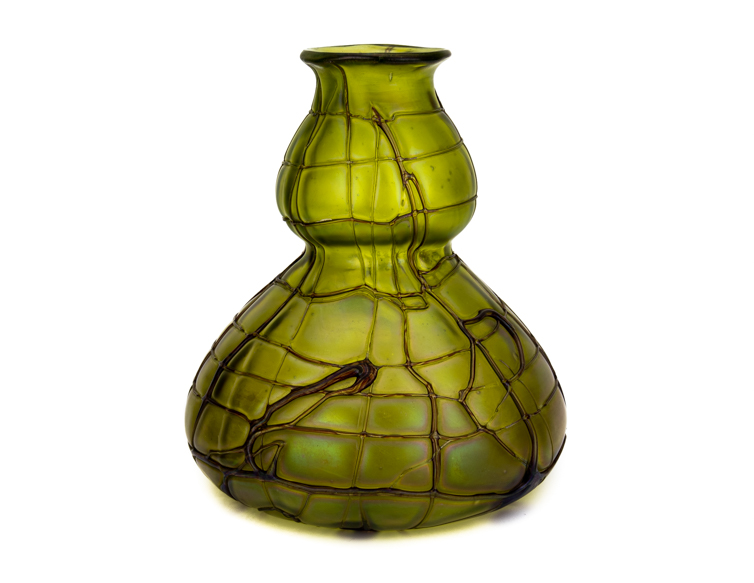 Glasfabrik-Elisabeth-Pallme-Konig-threaded-art-nouveau-vase-first-1-van-1