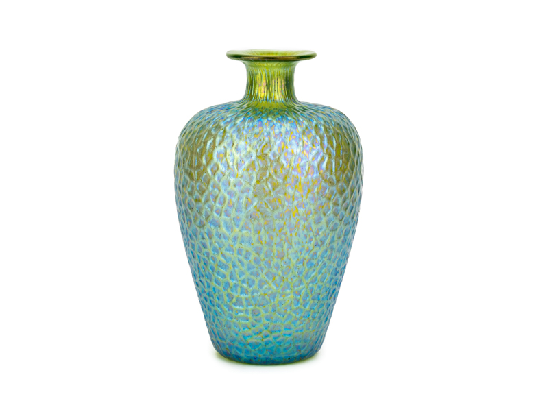 Johann Loetz Witwe Crete Martele iridescent vase first min (1 van 1)