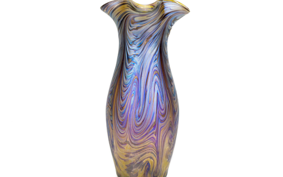 Wilhem Kralik & Söhne – Corrugated vase