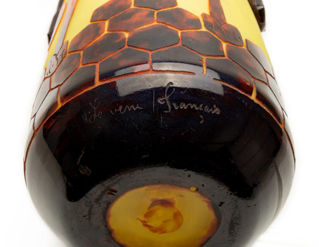 Deze afbeelding heeft een leeg alt-atribuut; de bestandsnaam is Le-Verre-Francais-decor-Pavot-Pavots-Art-Deco-vase-with-handles-gallery-5765-1024x791.jpg