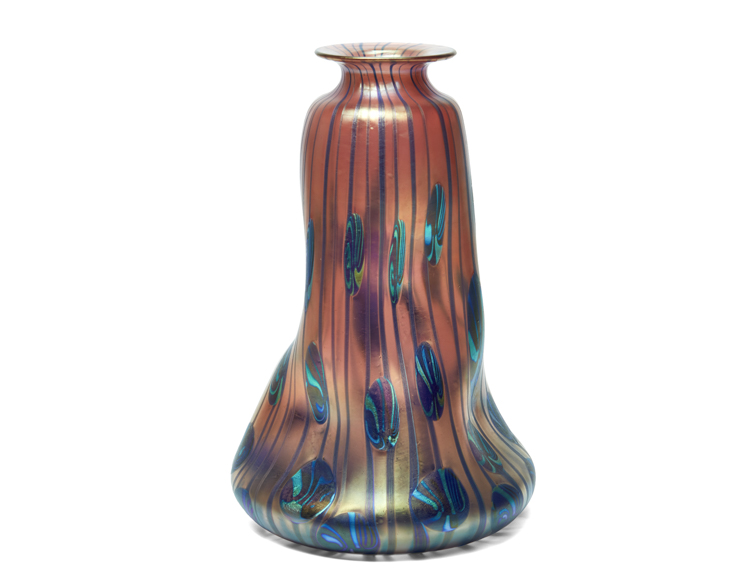 Johann-Loetz-Witwe-Phanomen-Genre-Undocumented-Streifen-Flecken-First Tall Johann Loetz Witwe Phänomen Genre vase in metallic-red, made in 1902 and inspired by Koloman Moser Streifen und Flecken