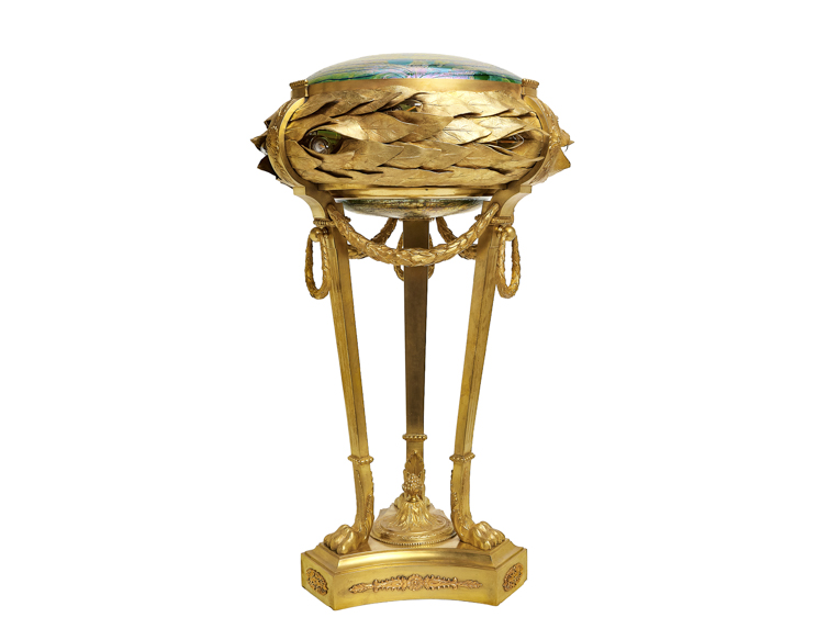Fritz-Heckert-Gilded-Bronze-Lamp-with-Neoclassical-Mount-and-Art-Glass-First (1 van 1) Gilded bronze lamp with neoclassical mount and art glass by Fritz Heckert, Jugendstil design, early 20th century.