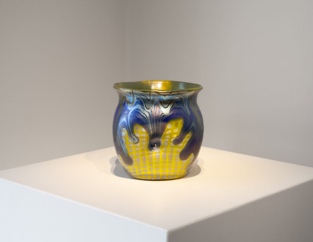Exceptional Jugendstil vase by Johann Loetz Witwe executed in Phänomen Genre 353 designed for the World Exhibition 1900 in Paris by Franz Hofstoetter